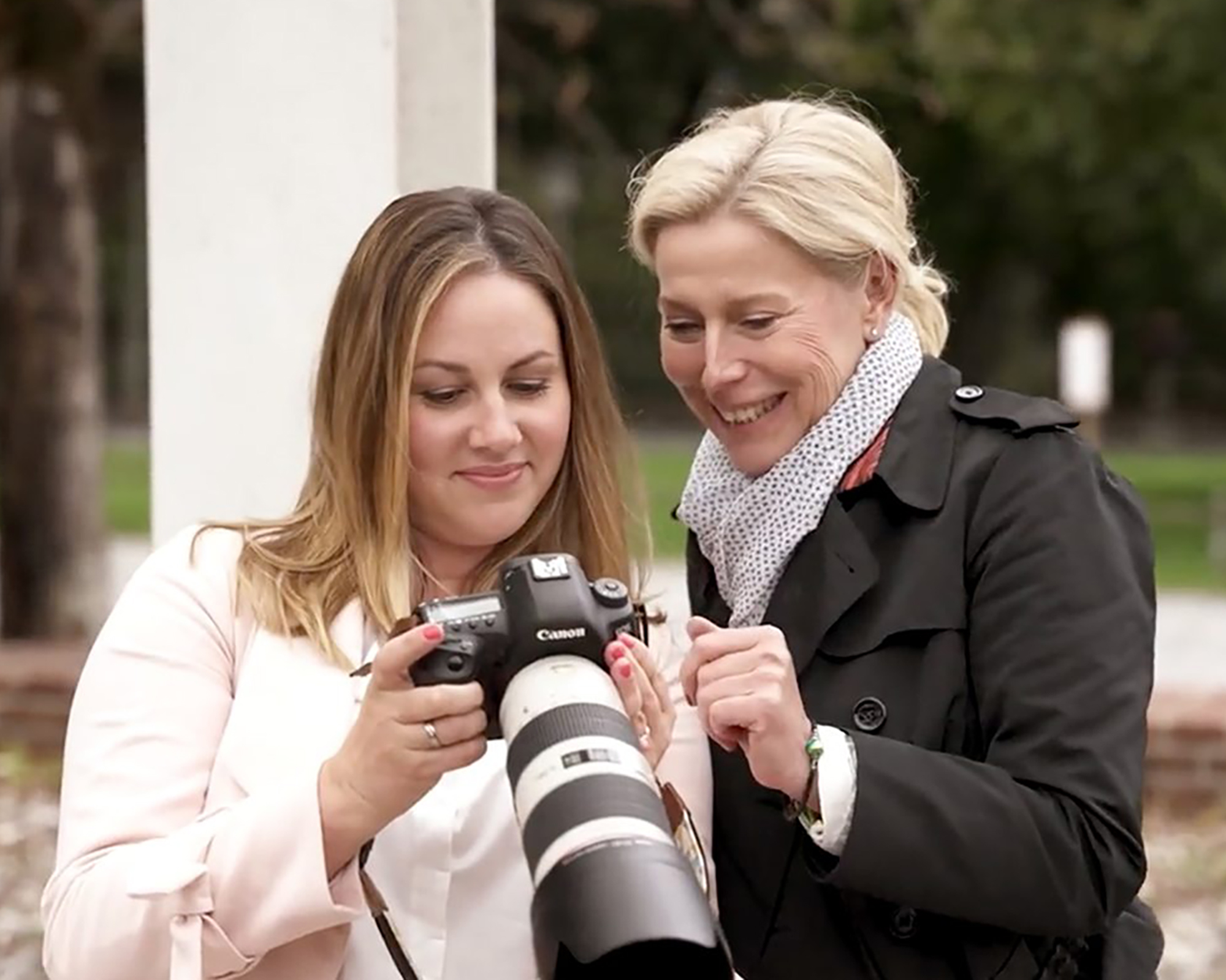 1:1 Business Coaching für Portrait- & Hochzeitsfotograf:innen: Zielgruppe, Signature-Produkt (Album/Prints), Pakete & Preise, Sales, Workflow. Für Premium-Buchungen, die zu dir passen – in München, Ingolstadt & online.